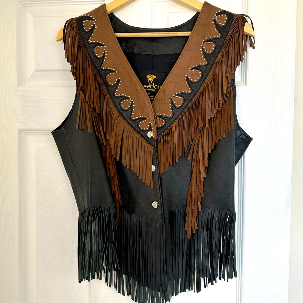Freedom leather fringe vest size L EUC